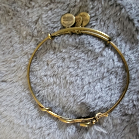 ALEX & ANI LARGE LOT OF 11 BRACELETS. RELIGOUS, BEADS, MIXED. MUST SEE! - Picture 7 of 16